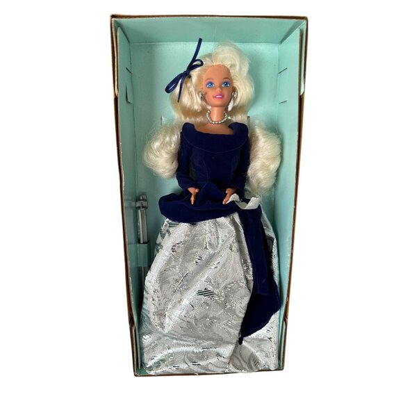 MATTEL 1995 Winter Velvet Avon Exclusive Barbie Blonde Doll NEW NIB - Picture 2 of 6